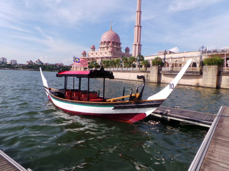 putrajaya boat tour